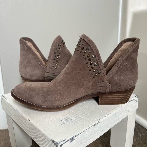 Lucky Brand Brown Ankle Booties - Picture 1 of 10